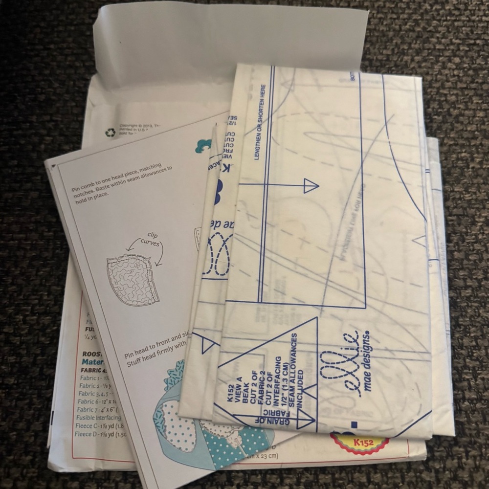 Sewing Pattern Set –‎ Ruling the Roost & Pot Pinchers (Uncut) - Picture 6 of 7